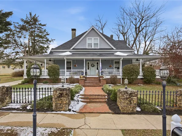 110 S Fairplay St, Seneca, SC 29678