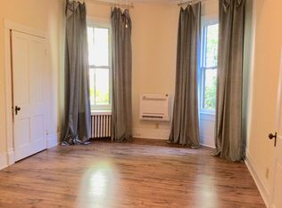 810 N Augusta St APT 2, Staunton, VA 24401