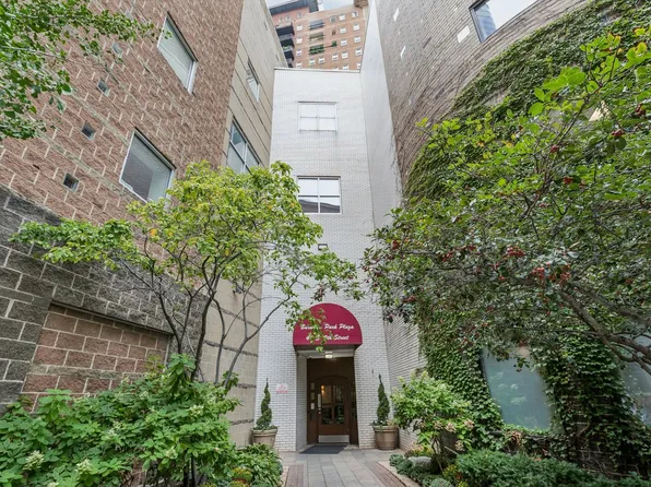 40 E 9th St APT 911, Chicago, IL 60605