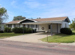 437 Lincoln St, Winner, SD 57580
