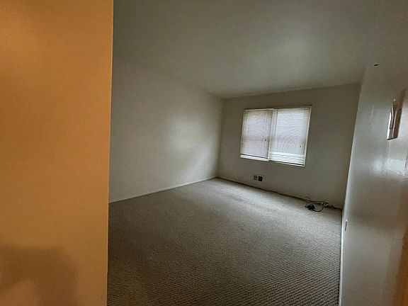 2nd image of 61 Fraser St #1