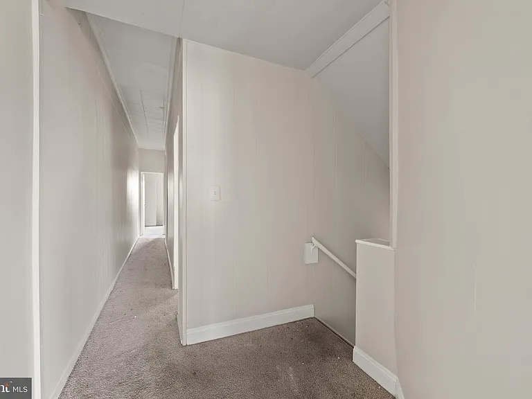 225 N Luzerne Ave — Photo 19