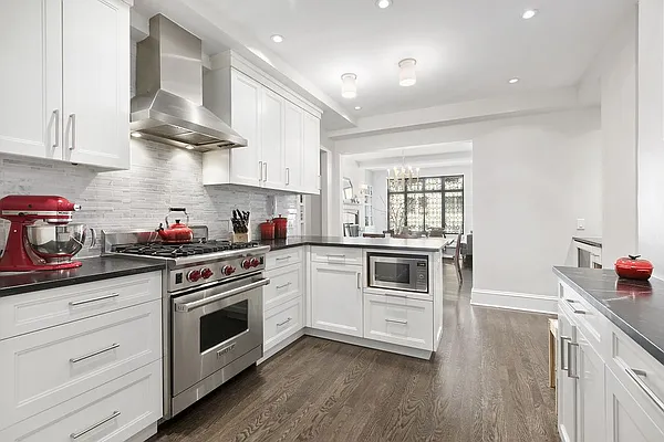 Sold by Corcoran | media 6