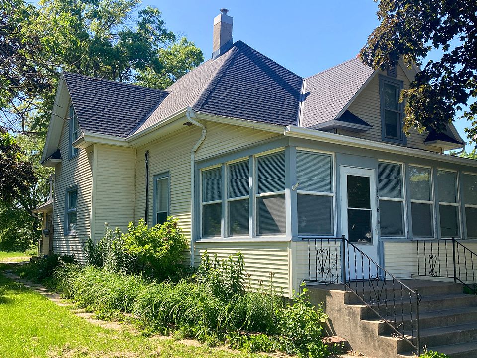 1st image of 1216 Illinois St