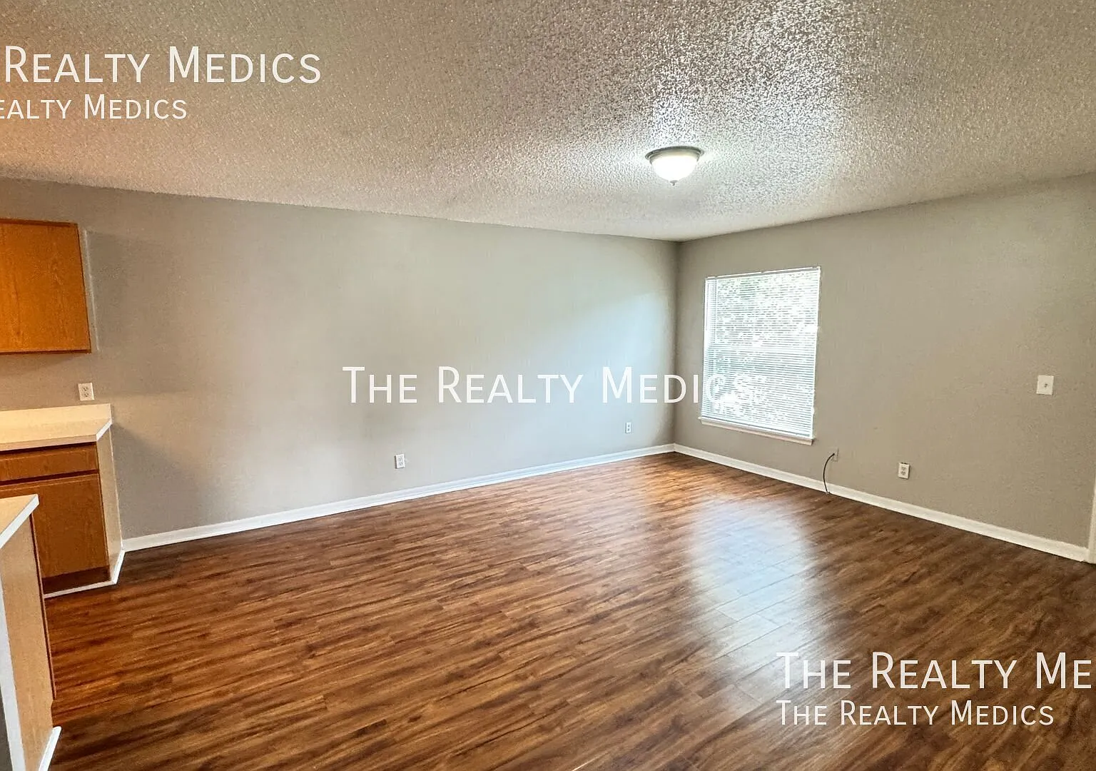 Charming 3-Bedroom Duplex in St. Cloud — Photo 3