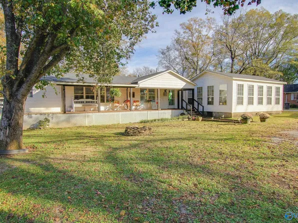 1465 Lovett St, Town Creek, AL 35672