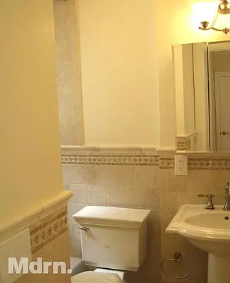 Rented by Mdrn Residential | media 12