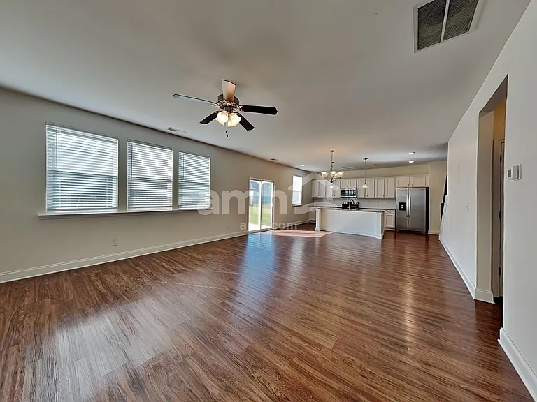 401 Levon Ct — Photo 6