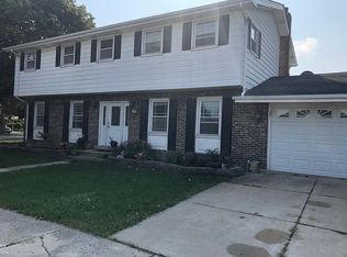 8000 Thomas Ave, Bridgeview, IL 60455