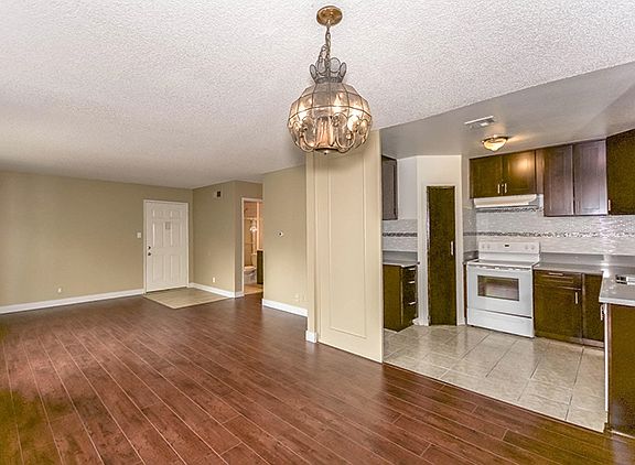 3rd image of 18547 Collins St APT B27