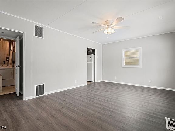 2nd image of 1937 Highlawn Ave
