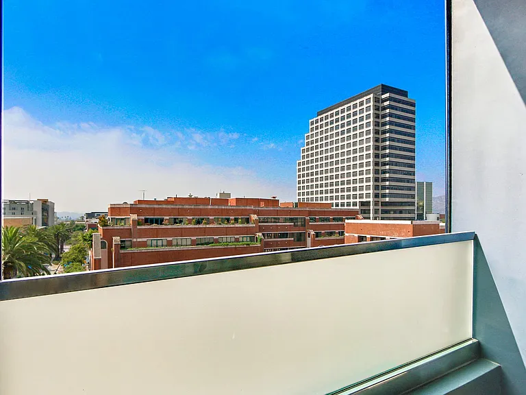 L Lofts — Photo 18