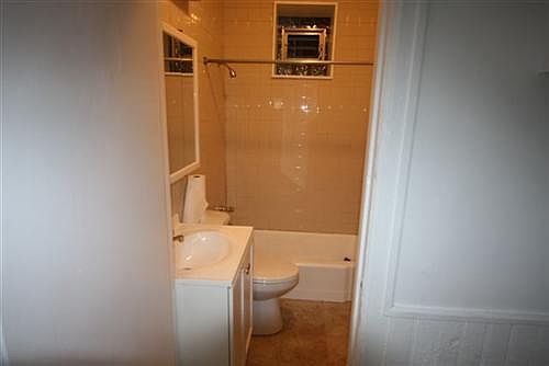2nd image of 1639 N Paulina St #Garden