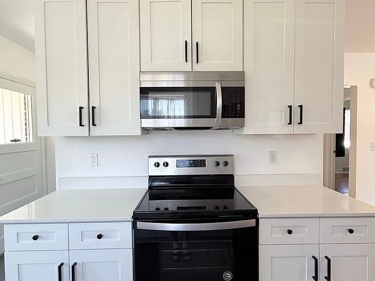 477 E Williams Ave — Photo 7