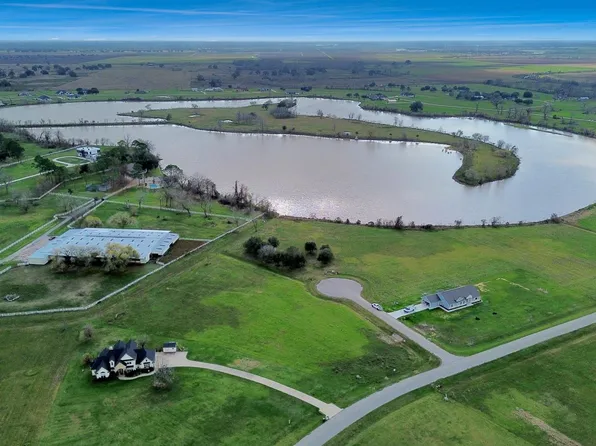 3135 Tankersley Cir, Rosharon, TX 77583