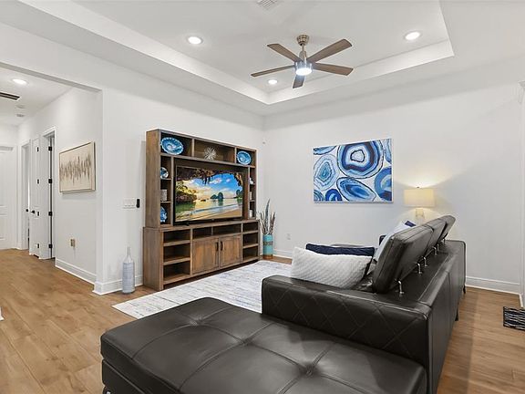 5th image of 620 Bayern Ln