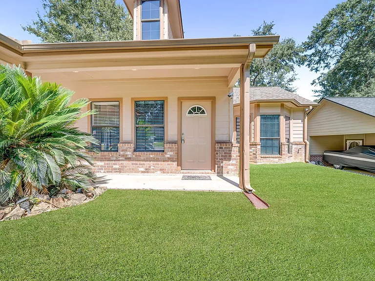 1213 Oxon Run — Photo 2