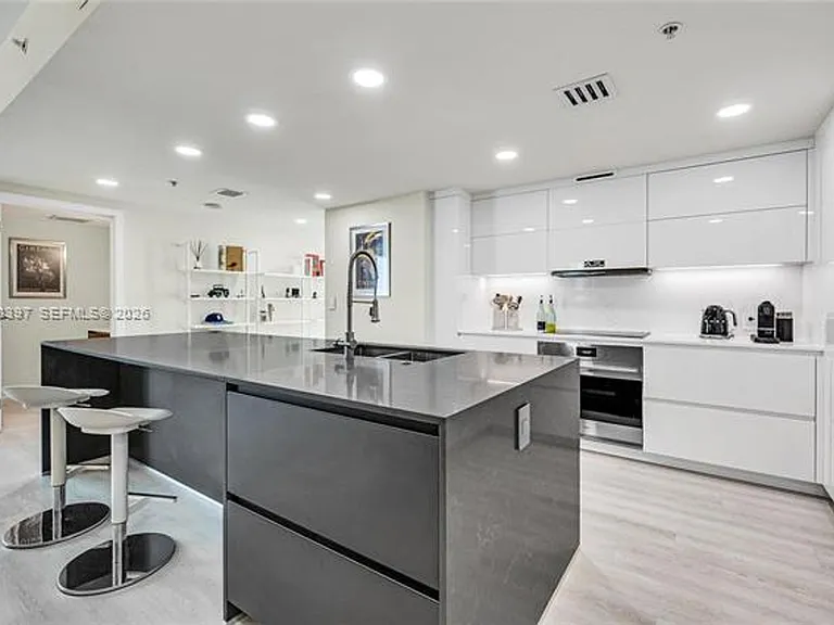 665 NE 25th St #2301 — Photo 6