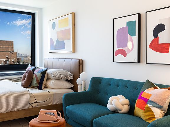 3rd image of 240 Willoughby St #6R