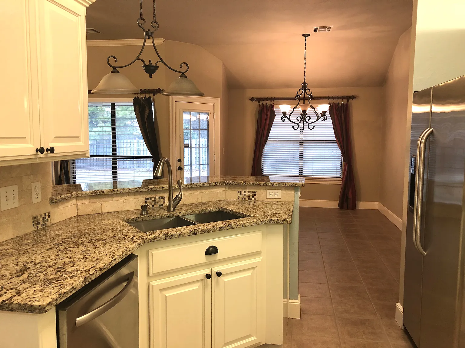 3 bed, 1637 sqft, $1,749 — Photo 4