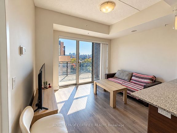 5th image of 318 Spruce St S #1001