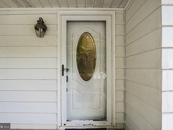 5th image of 15 Tufts Rd