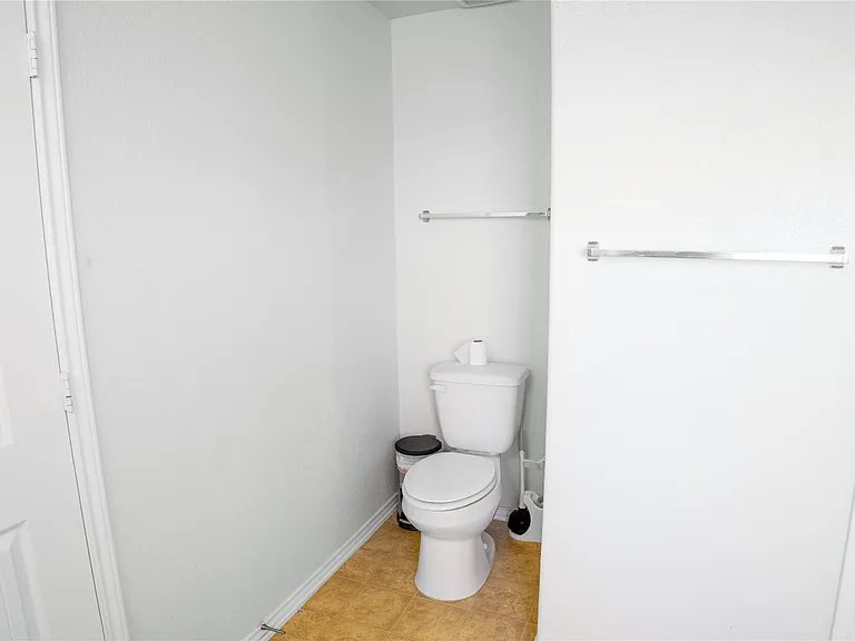 606 Screech Owl Dr — Photo 11