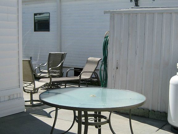 patio furniture stays
