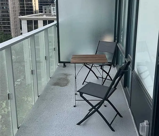 501 Yonge St #805 — Photo 8