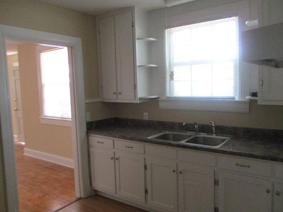 3rd image of 307 1st Ave