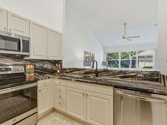 5th image of 308 Coral Trace Court