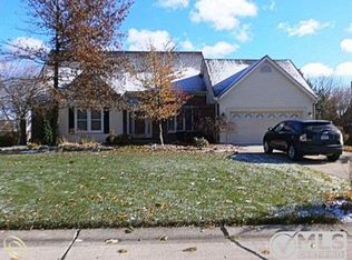 37543 E Meadowhill Dr, Northville, MI