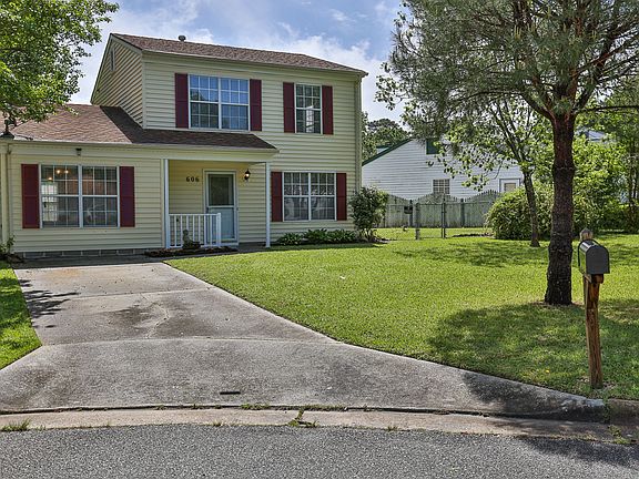 3rd image of 606 Terri Sue Pl