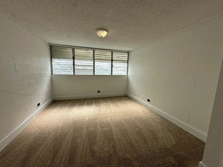2501 Coyne St — Photo 12