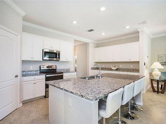 3rd image of 1479 Santiago CIR