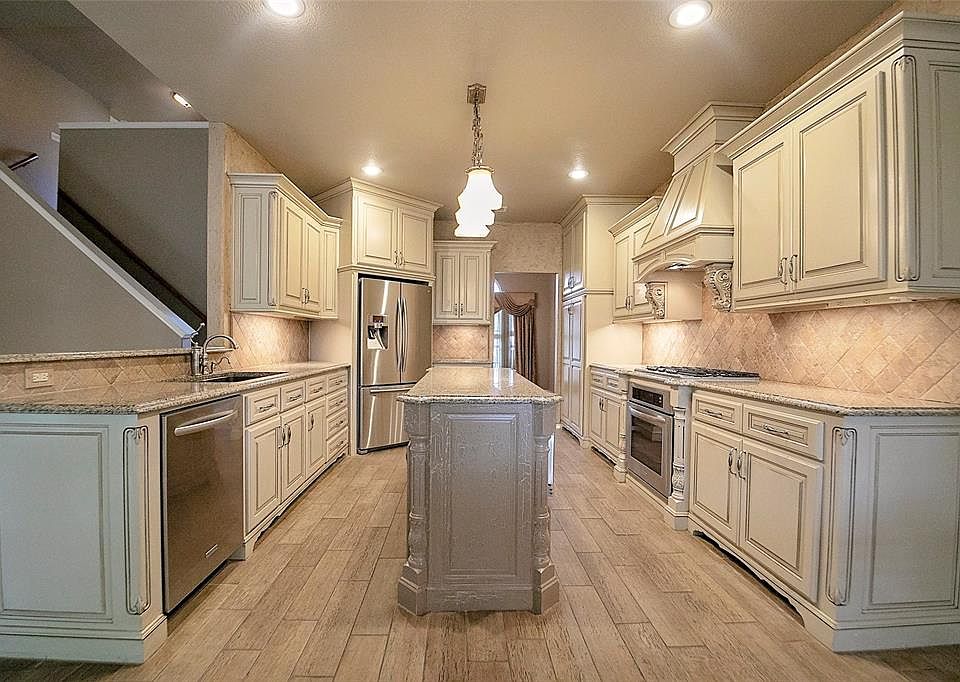 1st image of 2613 Westwind Dr