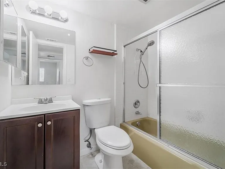 339 Joel Blvd #121 — Photo 13