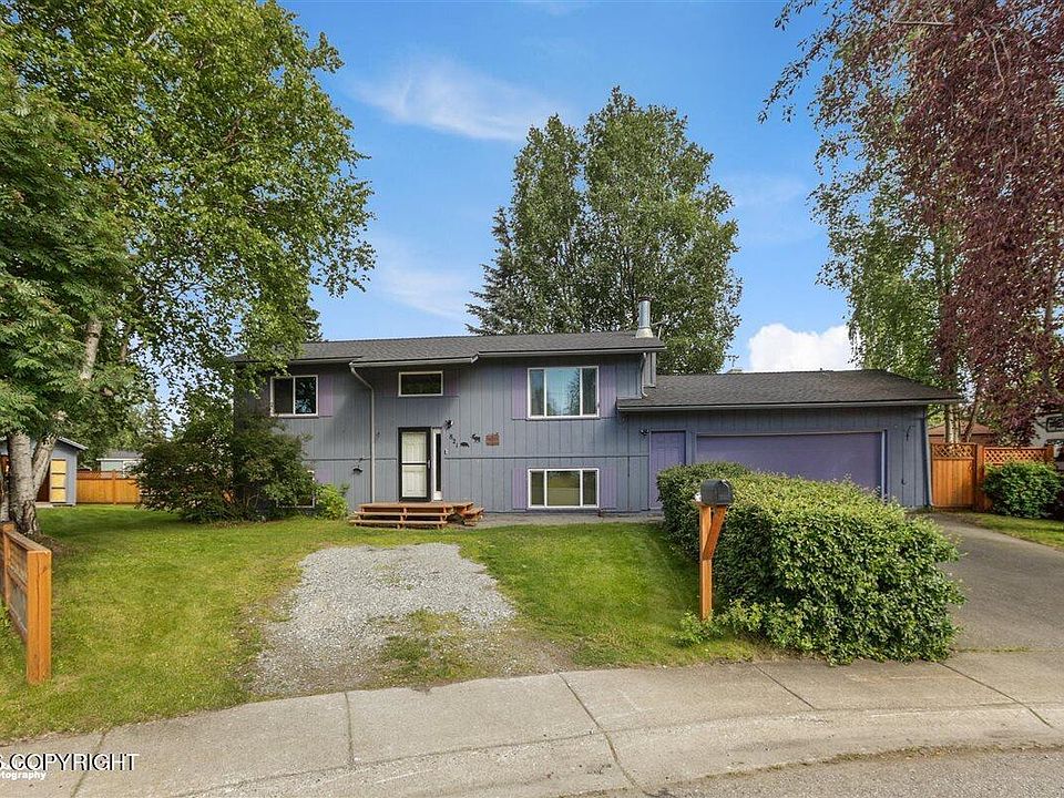 1st image of 821 Jay Cir
