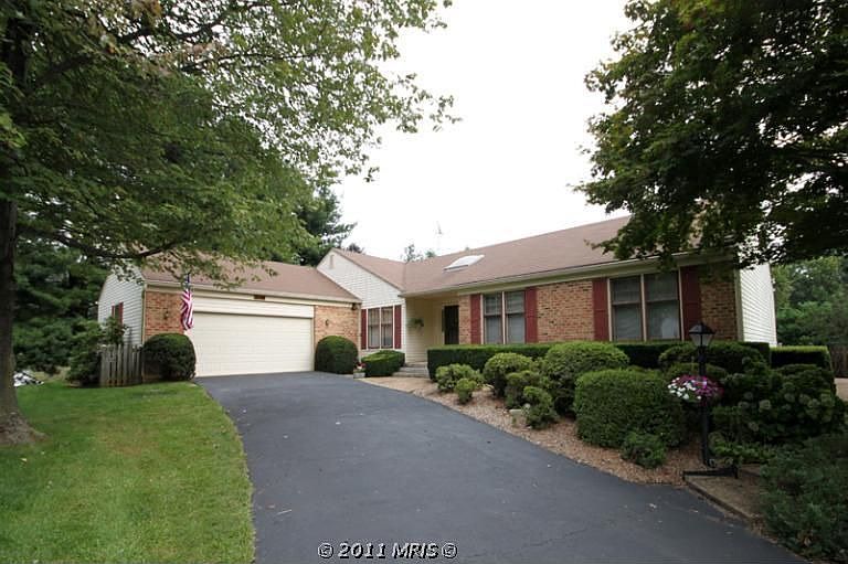 1st image of 12104 Goodwood Dr