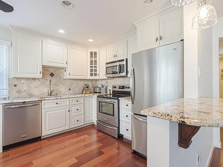 9506 Ventnor Ave #7 — Photo 10