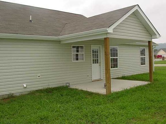 3rd image of 542 Glenn Wade Dr