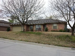 1433 Lakehurst Dr, Ada, OK 74820