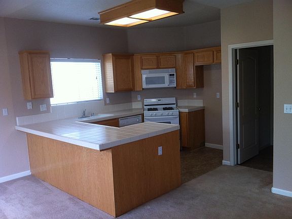 4th image of 2871 Evergreen Ct