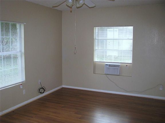 5th image of 401 S 6th St