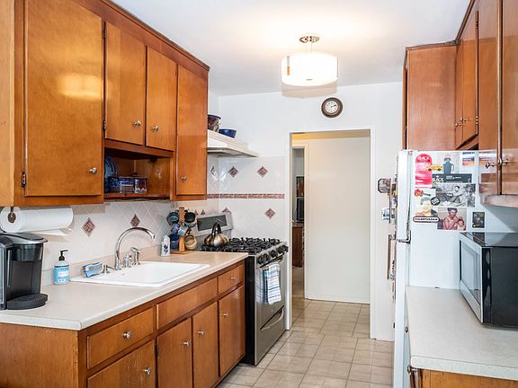 5th image of 3125 Tibbett Ave APT 10F