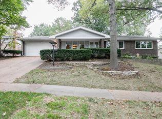 5534 Fireleaf Dr, Saint Louis, MO 63129