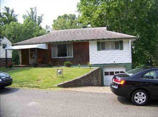 105 Broadmoor Dr, Huntington, WV 25705