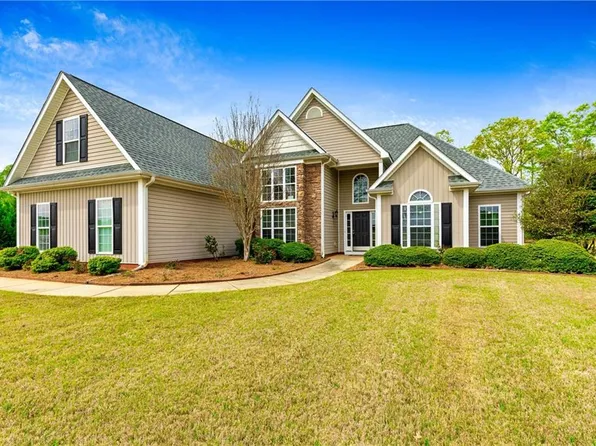 62 Fieldstone Farms Dr, Senoia, GA 30276