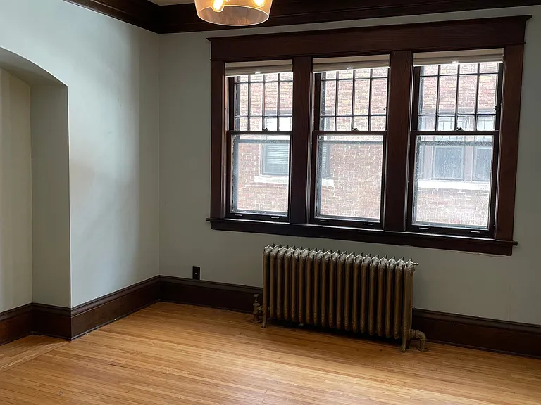 833 Grand Apartments — Photo 22