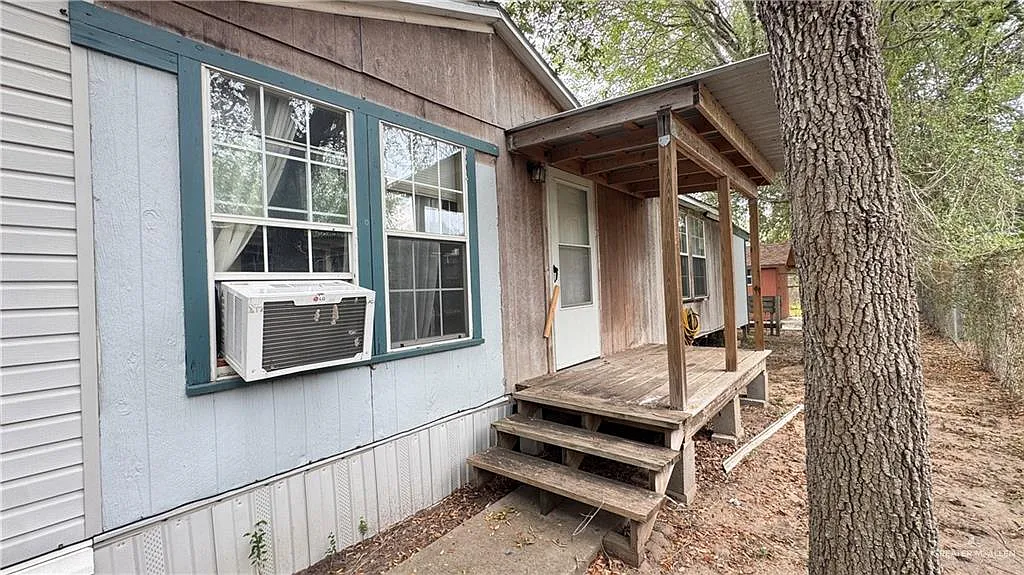 4 bed, 2.0 bath, 1456 sqft, $1,200 — Photo 4